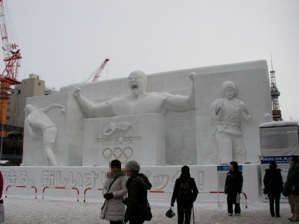 北京オリンピックをモチーフにした雪像